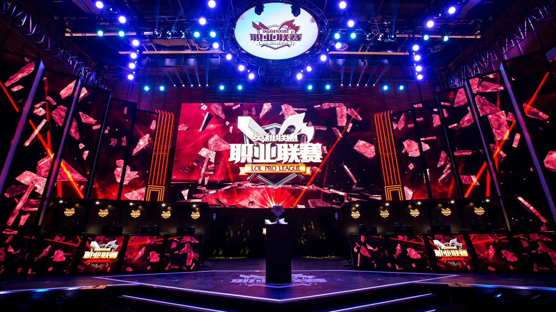 职业选手如何克服心理压力与自我怀疑：心态调整与团队配合的关键转变-db电竞官网入口